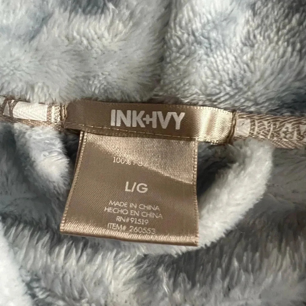 Soft, Plush Robe - image 3